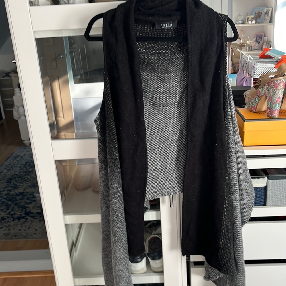 Akira long vest
